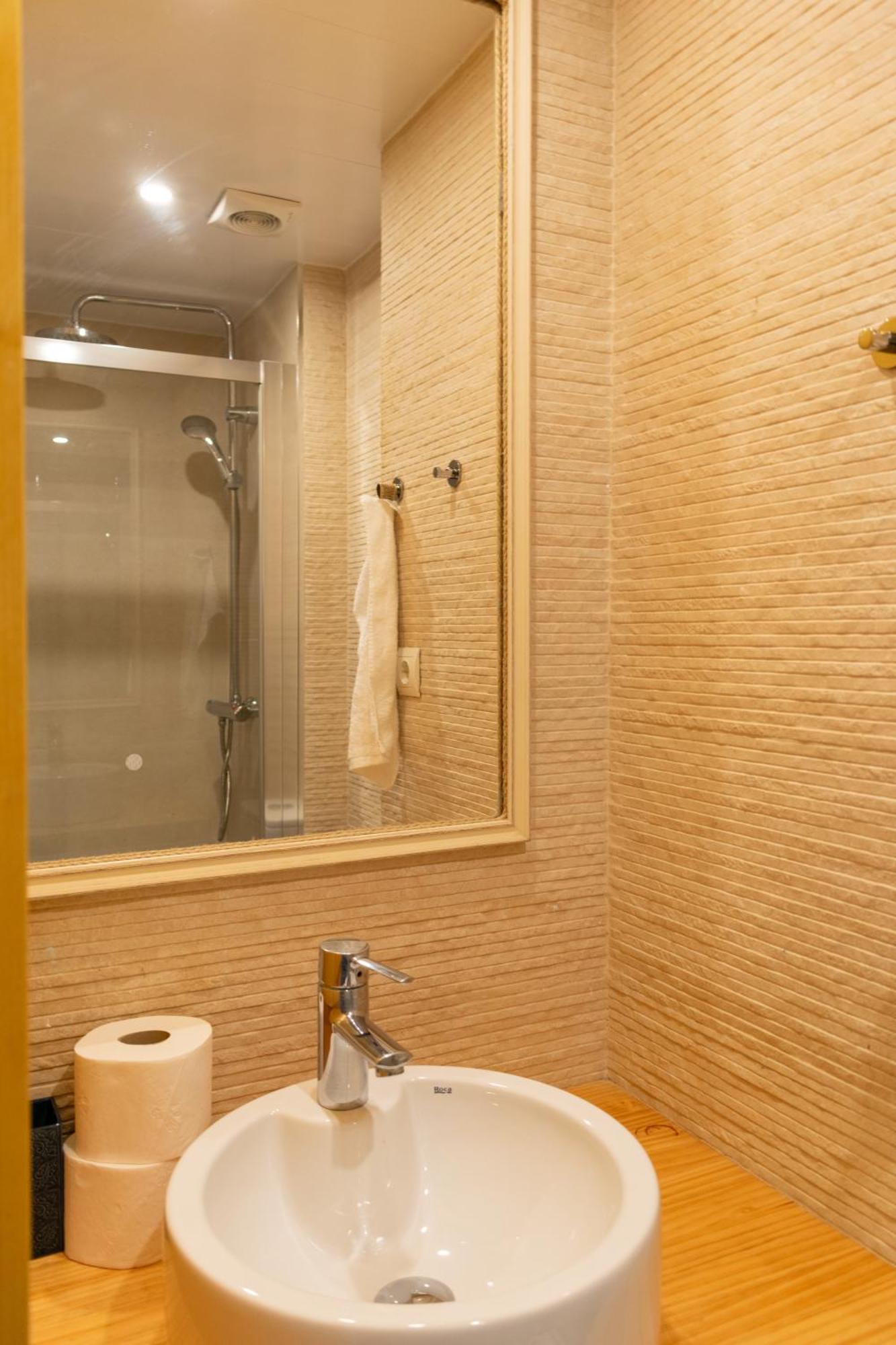 Cozy In Residential Center By Maison Pinata Barcellona